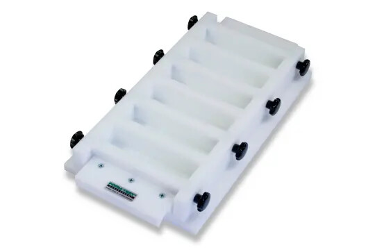 Hat üregű műanyag szerszám