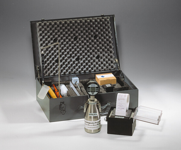 CM Digitális kijelzővel ellátott betonnedvesség mérő bőrönd - T0850