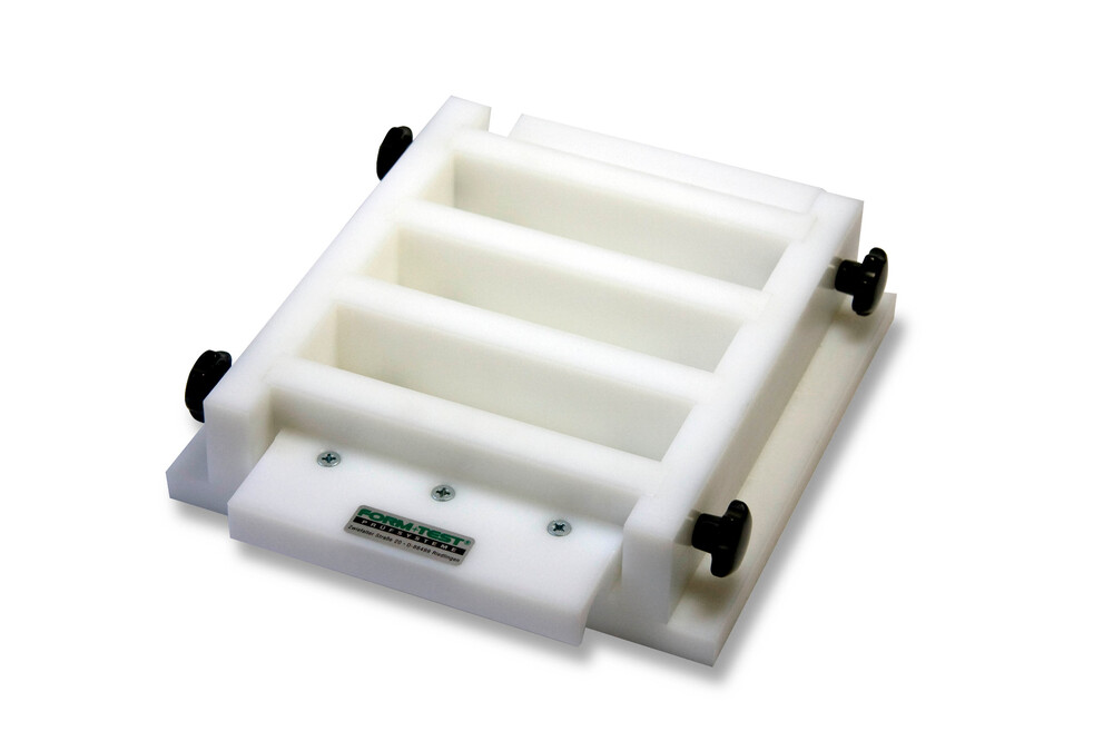 Műanyag hármas forma